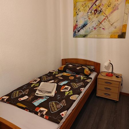 2-Zimmer Apartment Sofia, Gemuetlich Wie Zu Hause オッフェンバッハ エクステリア 写真