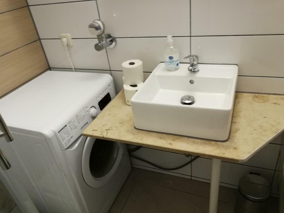 2-Zimmer Apartment Sofia, Gemuetlich Wie Zu Hause オッフェンバッハ エクステリア 写真