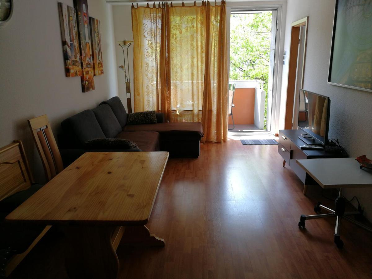 2-Zimmer Apartment Sofia, Gemuetlich Wie Zu Hause オッフェンバッハ エクステリア 写真